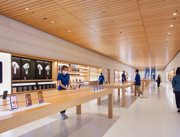 Apple Store at Marina Bay Sands Opened Its Doors